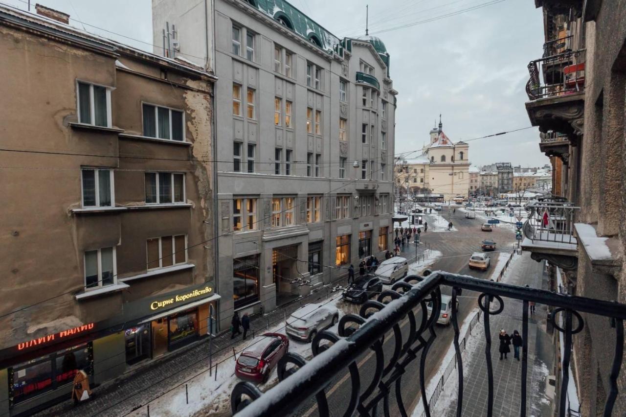Apartment On Hnatiuka With Parking Lviv Exteriör bild
