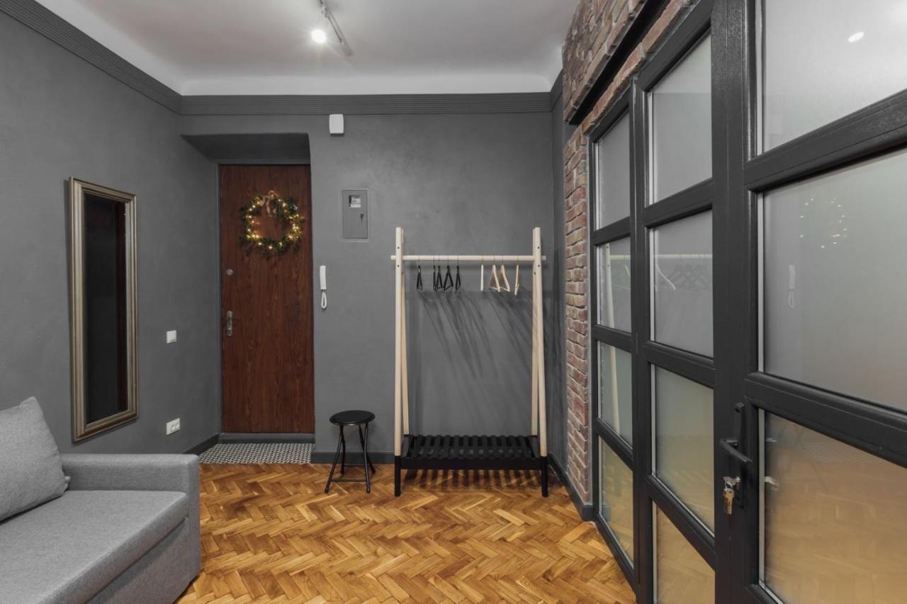 Apartment On Hnatiuka With Parking Lviv Exteriör bild